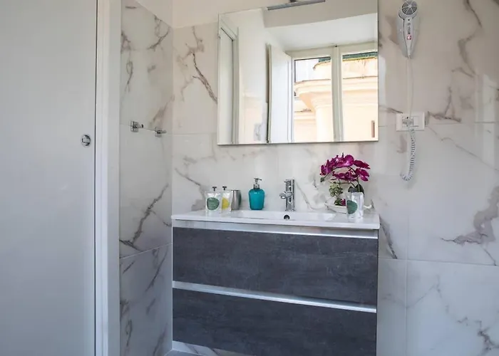 Pink Intimate Jacuzzi Trastevere